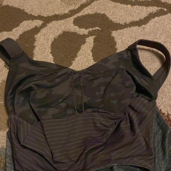 LULULEMON run for gold tank - Picture 4 of 4